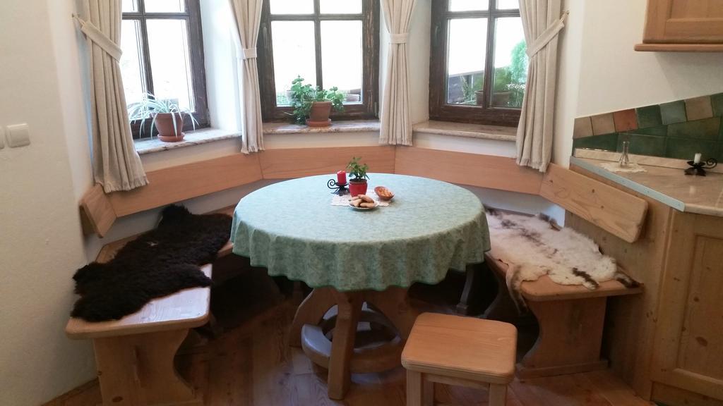 Apartments Pod Macesnovo Streho Solčava Værelse billede
