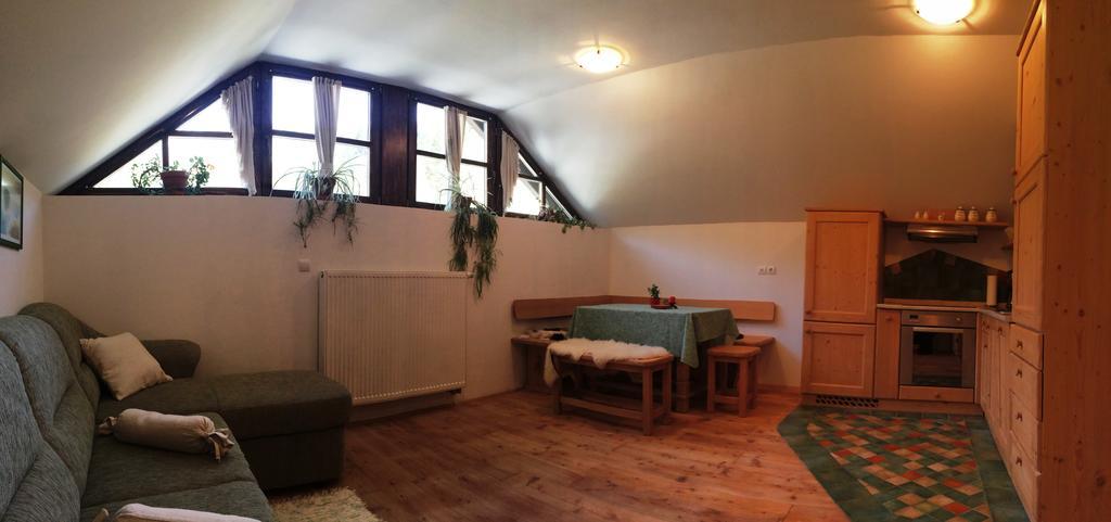 Apartments Pod Macesnovo Streho Solčava Eksteriør billede