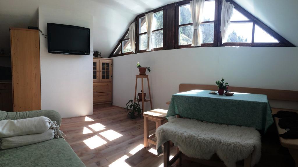 Apartments Pod Macesnovo Streho Solčava Eksteriør billede